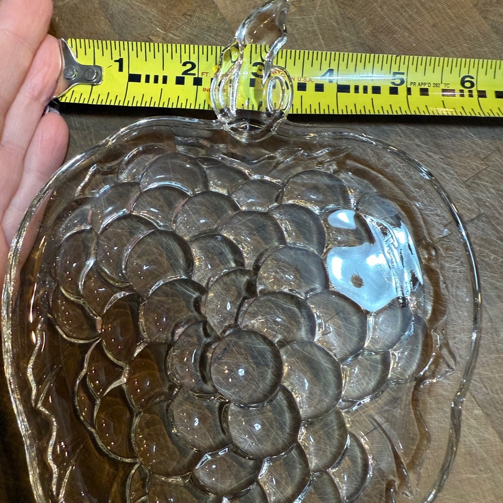 Vintage Clear Pressed Glass Grape Cluster Shaped Plates Serving Dish Set of 6 - Picture 7 of 10